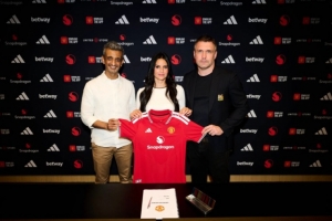 官方:前哈茨主帅伊娃·奥利德出任曼联女足主帅,签约至2028年
