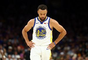 NBA历史单场命中5+三分榜:库里高居第一 哈登第二 克莱第三