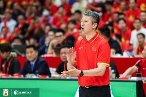 媒体人:中国男篮集训三个月还像临时组队 集训太久也可能是坏事