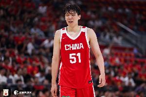 媒体人:杨瀚森今天是赢球第一功臣 他打出了现代核心中锋的模样