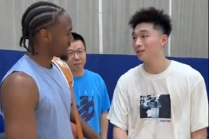 如何打好后卫?马克西:每天都要练习投三分 要有进攻威胁&会传球