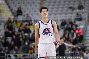 媒体人:新赛季郭凯将担任山东队队长 上一任球队队长是高诗岩