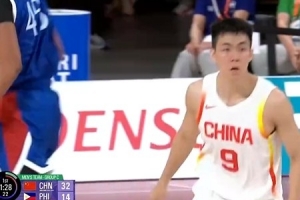万箭齐发!庞峥麟外线开炮三分轰进 帮助球队继续扩大领先
