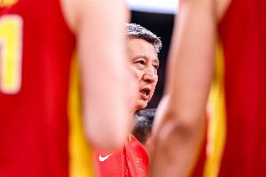 郭士强:这场比赛我们在防守端做得不是很好 所以在场上很被动