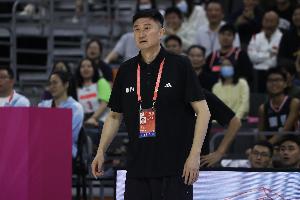 媒体人:杜锋接手中国男篮吧 想不到还有谁了