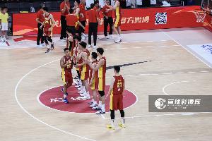 蔡赟谈男篮惨败:现在各个项目实力都在滑坡 问题从不在单一环节