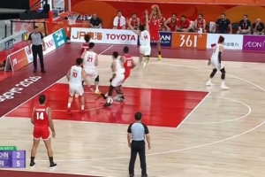 低迷!中国男篮开局4分钟仅靠胡金秋拿到2分 2-8落后伊朗