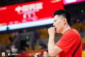 可圈可点!李弘权本届亚运会场均10.7分7.3板 三分命中率38.1%