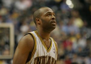 杰克:NBA出台着装令不仅因艾弗森 更因廷斯利穿个背心坐在替补席
