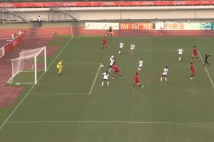 杀疯了!王妍雯头球破门,本场上演帽子戏法!中国女足4-0领先!