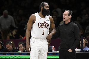 夸张!哈登10个赛季造三分犯规领跑NBA 生涯共747次&库里304次