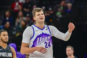 湖记:凯斯勒在场时湖人防守要达到NBA前8-10 不在时或只有16-22