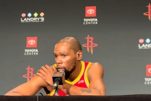打湖人距离复出有多接近?KD:打不了 我在场上来回跑动都很困难