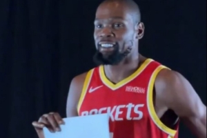NBA官方晒杜兰特拍摄定妆照:KD已经准备好起飞 迈向第20个赛季