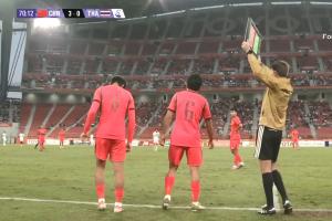 李新翔本届首次登场!U23国足再换2人,上李新翔徐彬,下依木兰