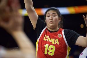 波士顿谈对位张子宇:站她旁边感觉自己很矮 她在篮下我毫无办法