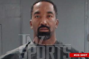 这次有几个朋友探视?TMZ:前NBA球员JR·史密斯因家暴被捕