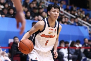 26人获得27-28赛季体测的免测资格:徐杰、陈盈骏、王岚嵚在列