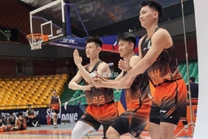 新赛季将至!鲁媒:山东高速男篮今日拍摄CBA新赛季写真