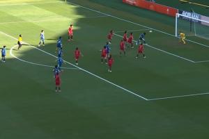 开场4分钟丢球!中国女足防守漏人先丢一球,0-1落后韩国女足