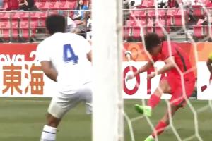 太帅了吧!王钰栋一条龙+轰世界波直挂死角,U23国足2-1领先!
