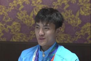 水瓶被对方扔上看台!李昊:扔就扔吧无所谓,反正他们也踢不进