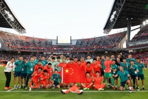 也有奖牌!U23国足助教于大宝庆祝:亚运会了不起的团队