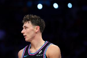斯波:拉松是最顶级的粘合剂型球员 续约合同是他应得的回报