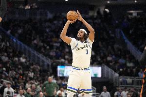 高炮台!特纳8中5砍全队最高19分外加5板 三分4中2