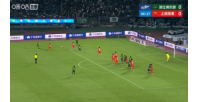 米特里策突破射门,杨希解围自摆乌龙,浙江主场1-0领先海港