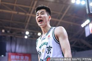 今天手感不在线!郭昊文半场14分钟 9中2&三分5中0拿7分2助