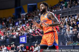23中9&三分12中3得到21分!如何评价NBA旧将拉塞尔CBA首秀?