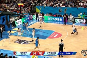 巴里·布朗20分4篮板10助攻1抢断1封盖!杨鸣:这就是版本答案!