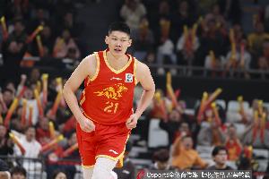还是那么稳!胡金秋半场7中5高效拿下13分1篮板