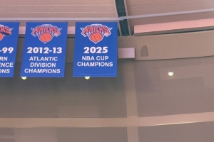 迈克·布朗谈悬挂NBA杯冠军旗帜:这是对去年征程的一份肯定