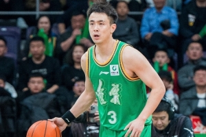 犯满离场!赵继伟替补7中3拿到8分2板2助 3次失误