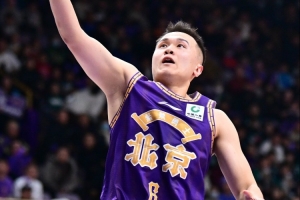 就你今天没状态!张帆首发28分钟 6中1仅拿2分&还有3失误