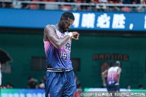 无力回天!尤素法·法尔21中13空砍32分11板 罚球9中6